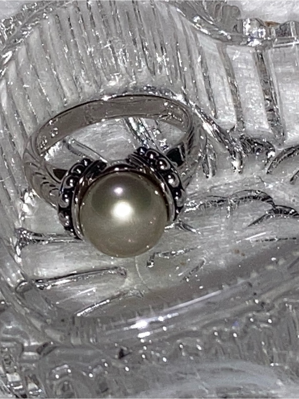 Sterling Silver Ring with Green-Toned Pearl Accent